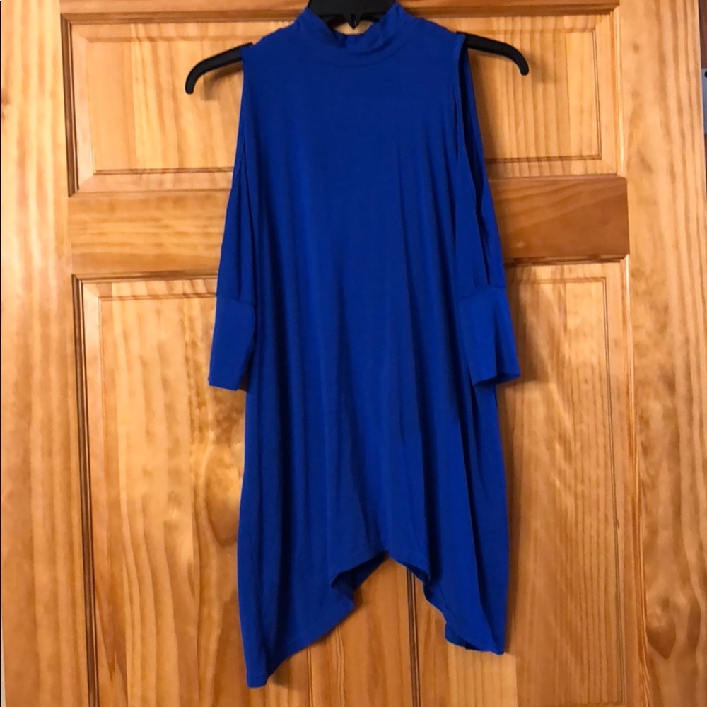 Ladies Cold Shoulder Tunic Size Small